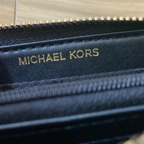 Michael Kors Jet Set Travel Medium Zip Around Card Case Credit Card Wallet - Picture 6 of 7